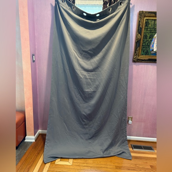 Beautiful single panel curtain - Picture 4 of 8